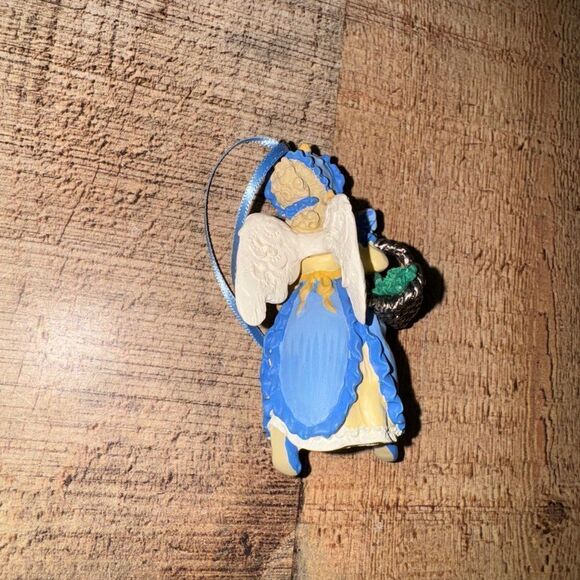 Hallmark Keepsake Collector's Series 1998 Christmas Iris Angel Ornament - Picture 6 of 11